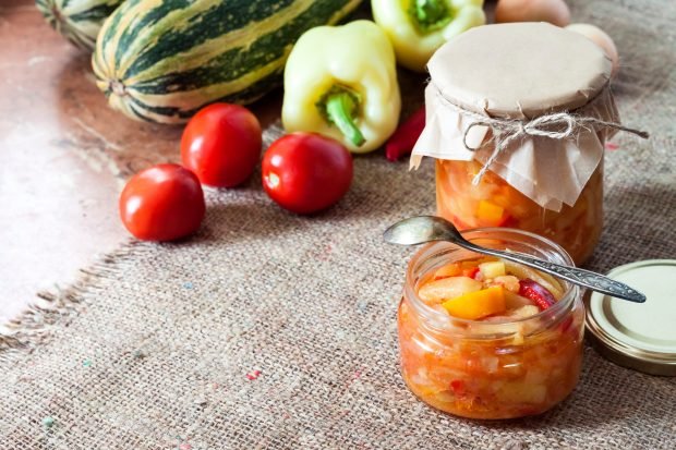 “Ankl Bens” of zucchini with tomatoes and pepper for the winter