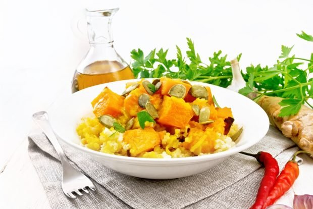 Barley porridge with pumpkin in a slow cooker