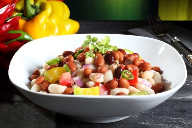 Beans and sharp pepper salad