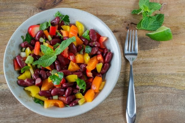 Beans and sweet pepper salad