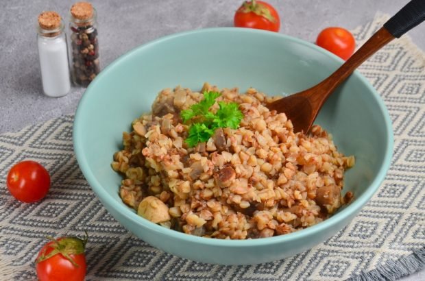 Buckwheat porridge with champignons