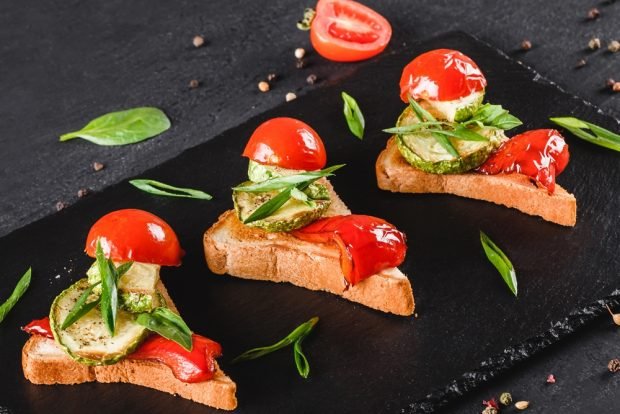 Canapes with vegetables-croils and herbs