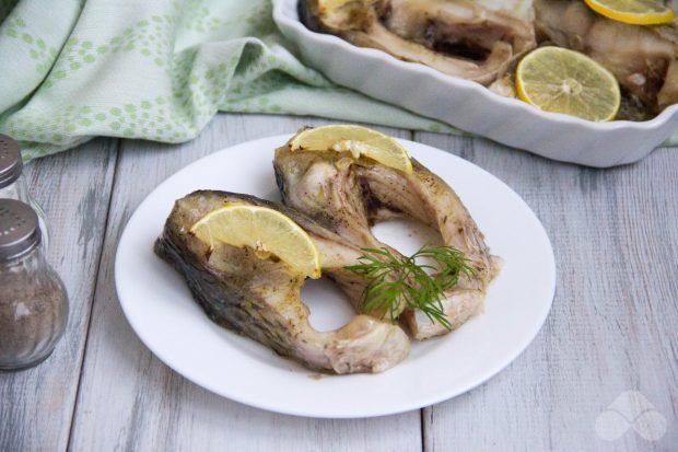 Carp pieces in the oven