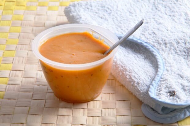 Carrot-apple puree for children