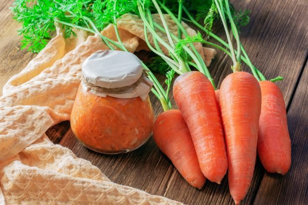 Caviar from carrots for the winter through a meat grinder