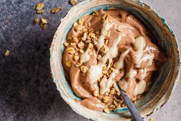 Chocolate-banana ice cream with walnut paste