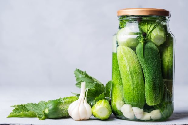 Crispy pickled cucumbers for the winter