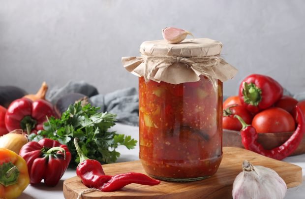 Eggplant with bell pepper and tomatoes for the winter