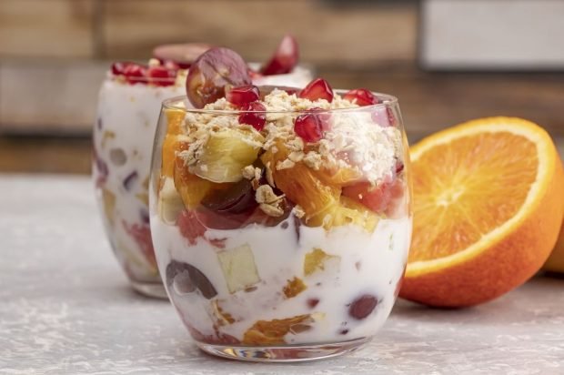 Fruit salad with grapes, citrus and yogurt