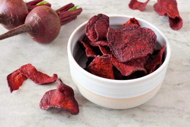 Home chips from beets