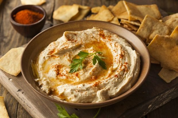 Humus with acute paprika