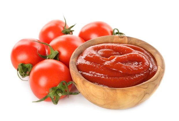 Ketchup of tomatoes with starch for the winter