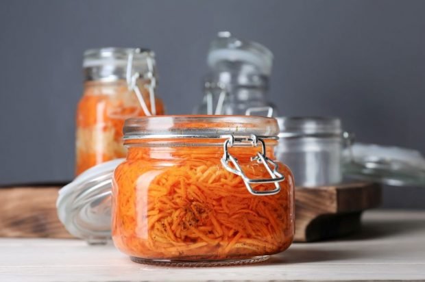 Korean carrots in marinade