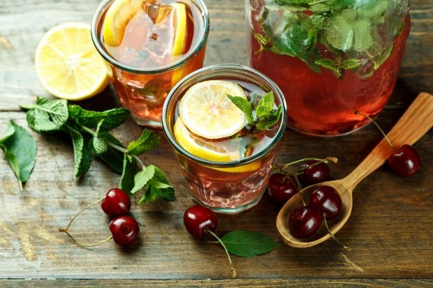 Mojito from cherries and mint for the winter