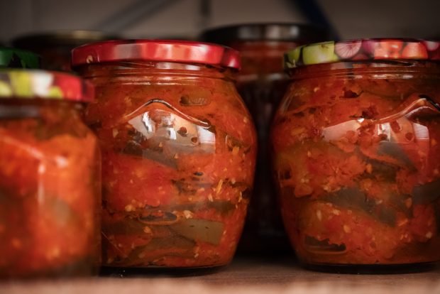 “Mother -in -law language” from eggplant with tomatoes and pepper for the winter