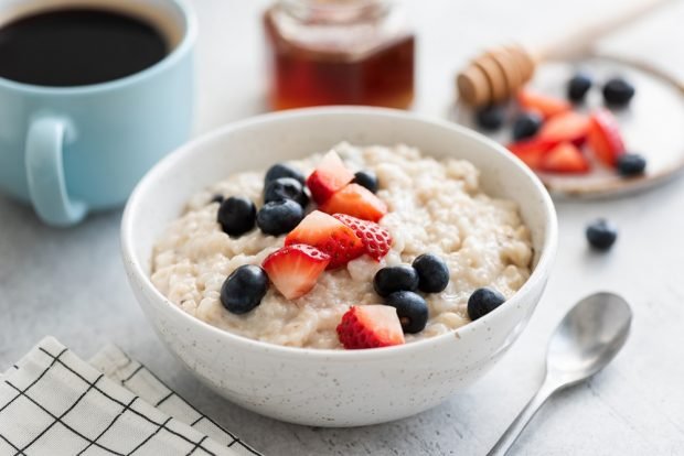 Oatmeal in coconut milk