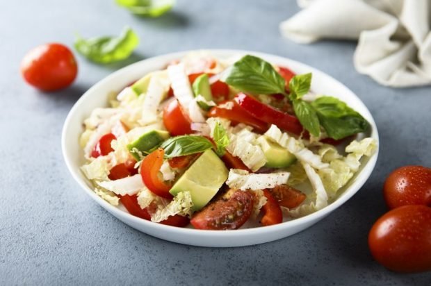 Peking cabbage, avocado and tomatoes salad