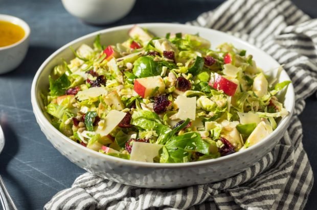 Peking cabbage salad, parmesan and apples