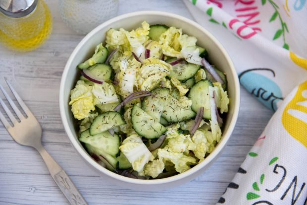 Peking cabbage with cucumbers