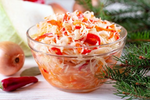 Pickled cabbage of quick preparation