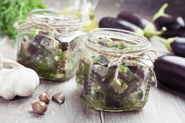 Pickled eggplant with dill and garlic