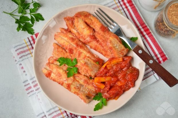 Plow with tomatoes and paprika in the oven