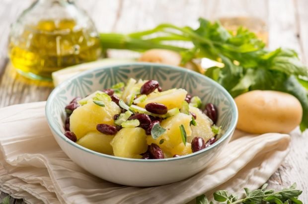 Potato salad with red beans and celery