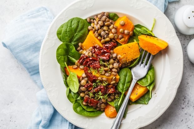 Pumpkin and lentil salad