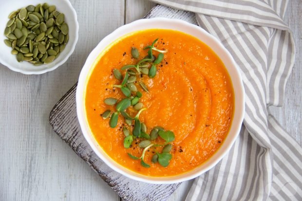 Pumpkin-crust-puree soup