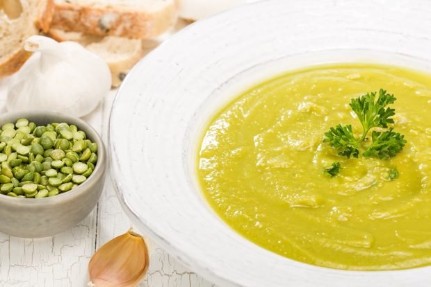 Quick pea puree soup