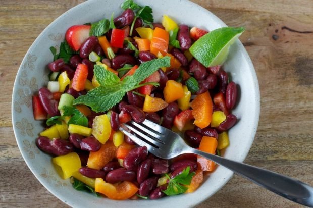 Red beans and bell pepper salad