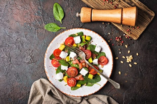 Red fish salad, Feta, avocado and cherry tomatoes