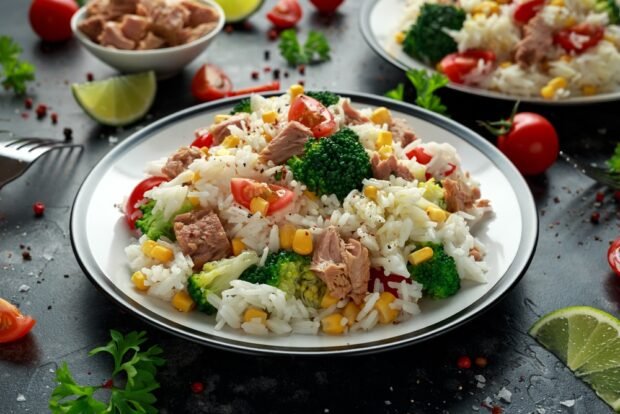 Rice with tuna and vegetables