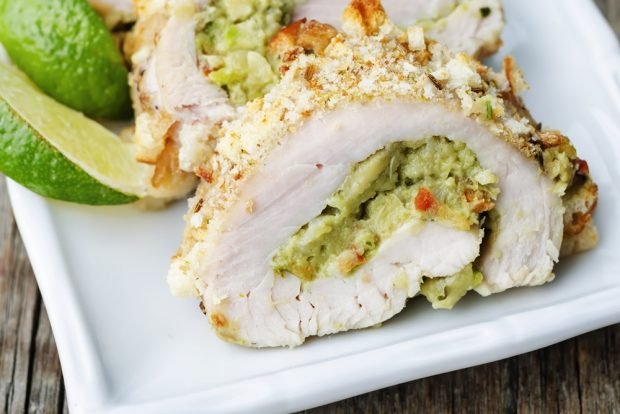 Roulet from turkey with avocado