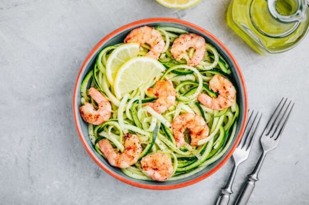 Salad from pickled tsukini and shrimp