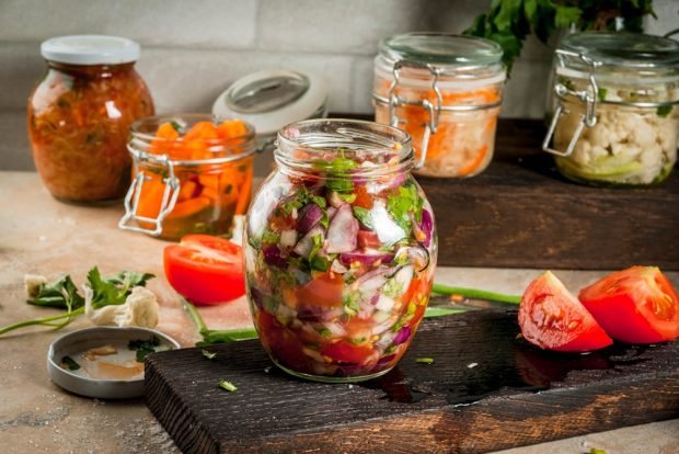 Salsa vegetable salad