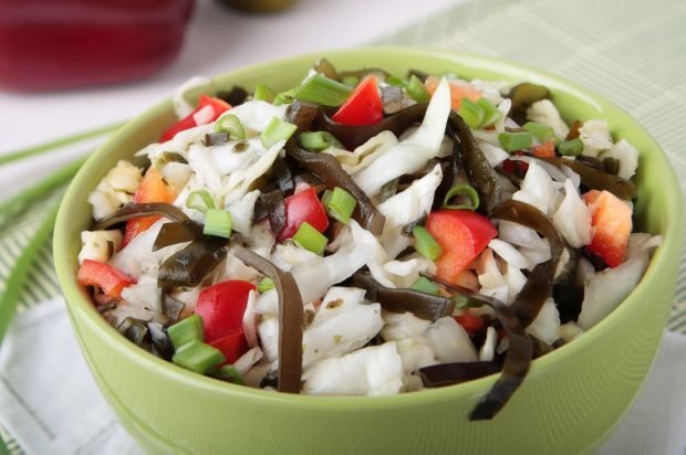 Sea cabbage and fresh vegetables