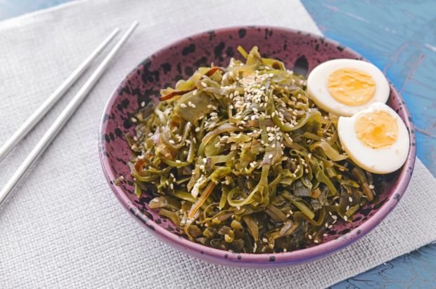 Sea cabbage salad with rice vinegar