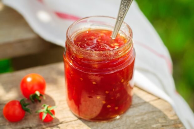 Sharp pepper tomatoes