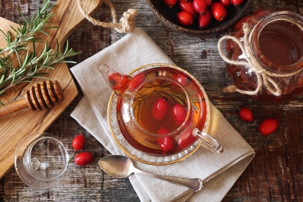 Tea with rosehips