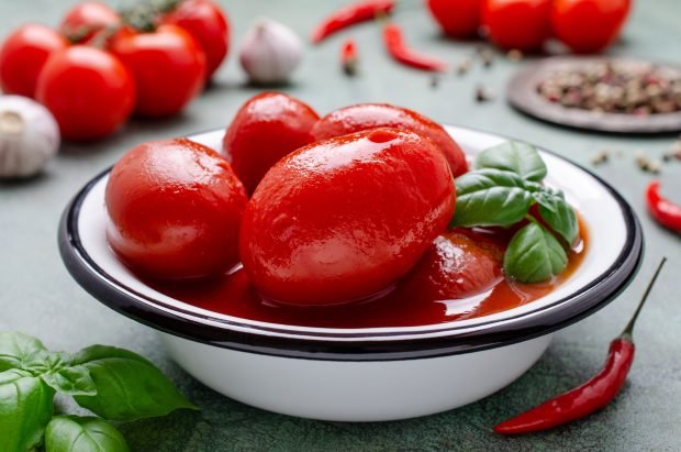 Tomatoes in their own juice without sterilization for the winter