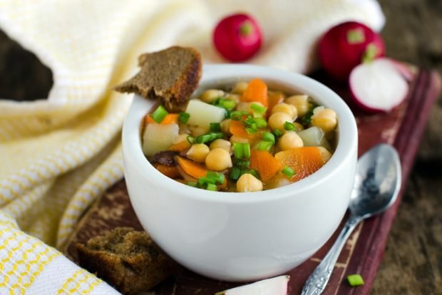 Vegetable stew with chickpeas