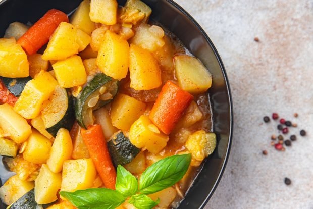 Vegetable stew with potatoes