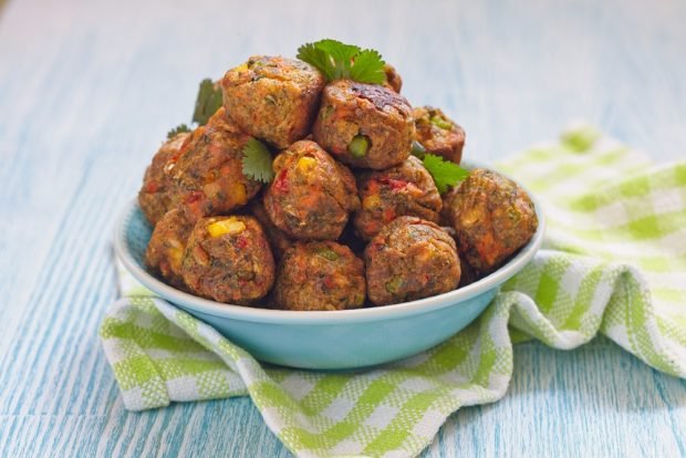 Vegetarian meatballs made of chickpeas, carrots and corn