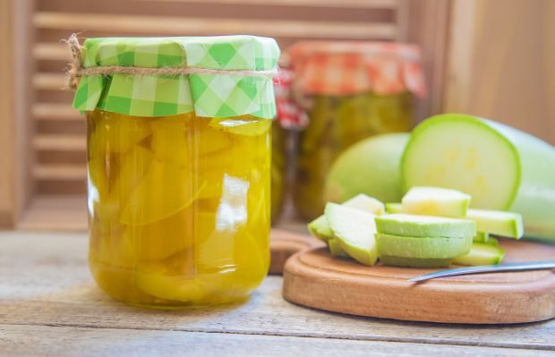 Zucchini like pineapples for the winter